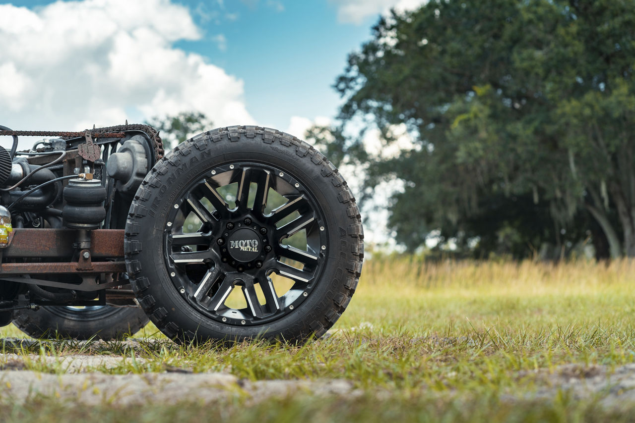 1995 Jeep Rat Rod - Moto Metal RAZOR - Black | Wheel Pros